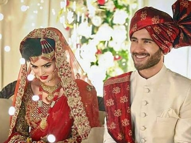 Feroze Khan & Wife Celebrate 2nd Wedding Anniversay
