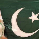 Beautiful Pictures of Pakistani Celebrities with Flag on Pakistan Day