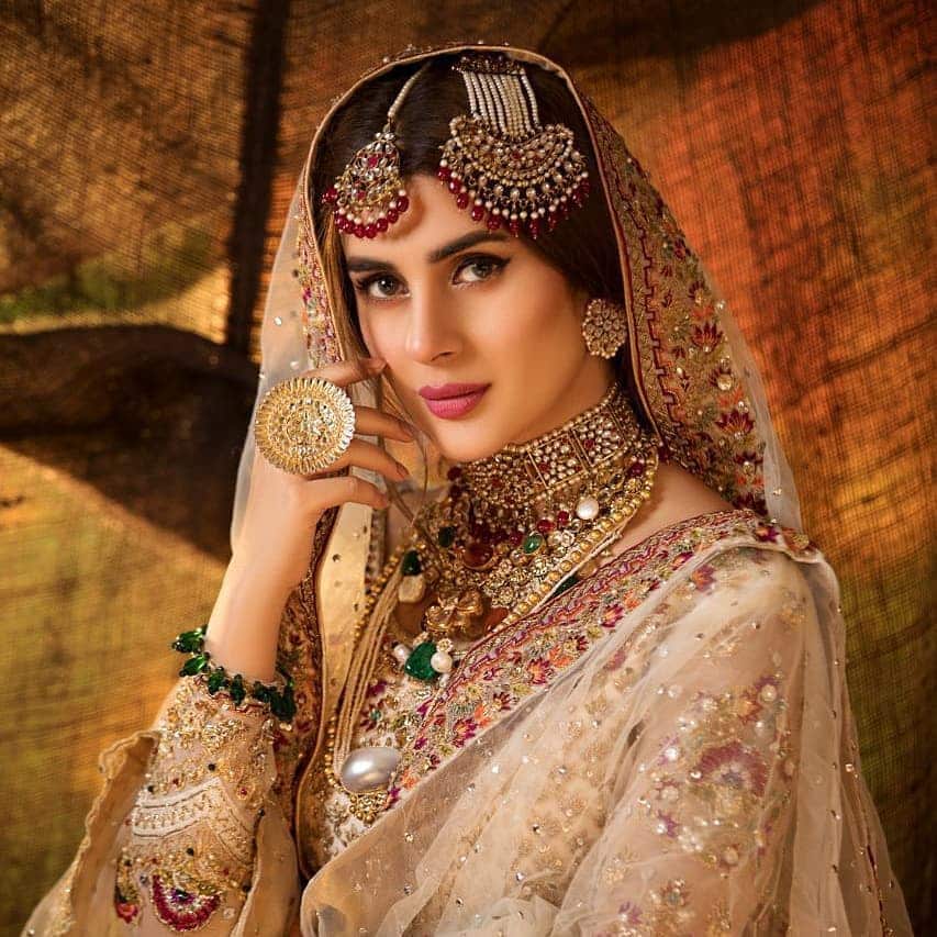 Gorgeous Kubra Khan’s Latest Beautiful Bridal Photo Shoot