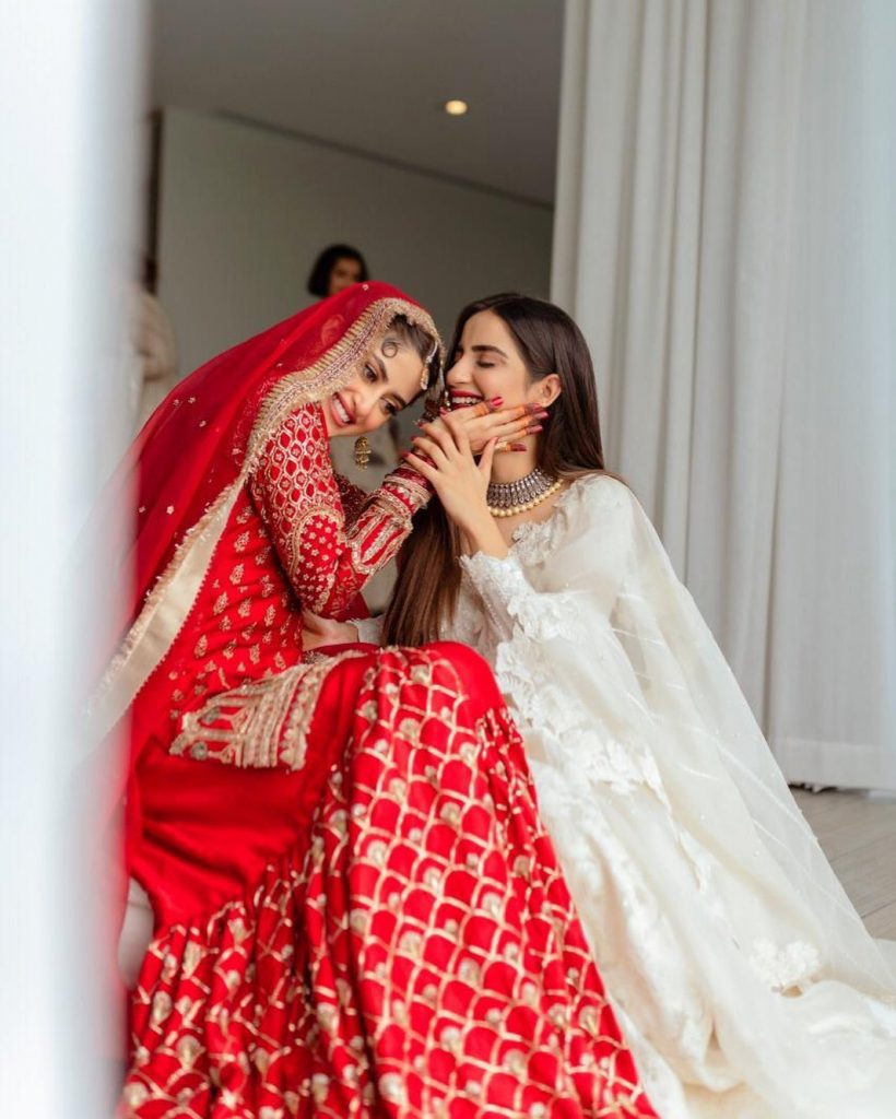 Beautiful Pakistani Celebrities on Their Sisters Wedding