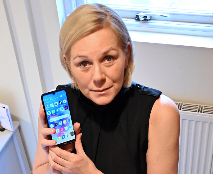 British Woman Credits a Huawei Smartphone for Saving Her Life