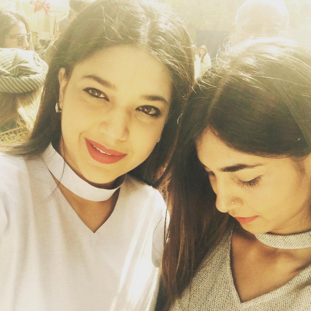 Rare Selfies of Sanam Jung with Family and Friends