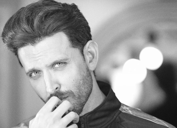 Hrithik Roshan clarifies that he’s a nonsmoker after a fan mistakes his phone for a cigarette