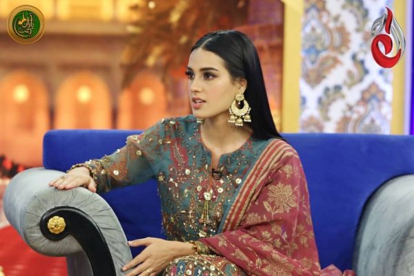 Iqra Aziz and Yasir Hussain in Reema Khan Ramazan Show – Pictures