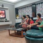 Arun Govil who played Ram watches Ramayan with his grandchildren; picture goes viral