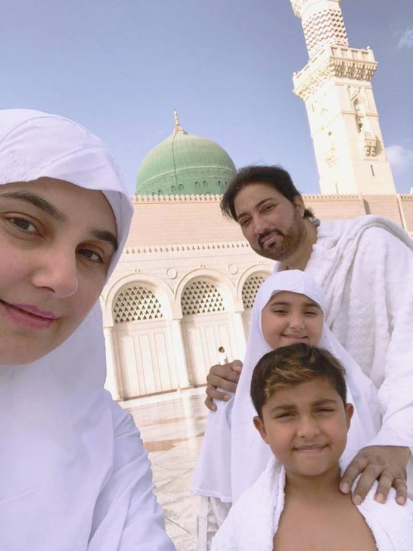 Throwback Pictures of her Javeria Saud Umrah with Family