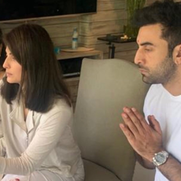 Alia Bhatt attends Rishi Kapoor’s prayer meet as Ranbir Kapoor and Riddhima Kapoor Sahni perform the rituals