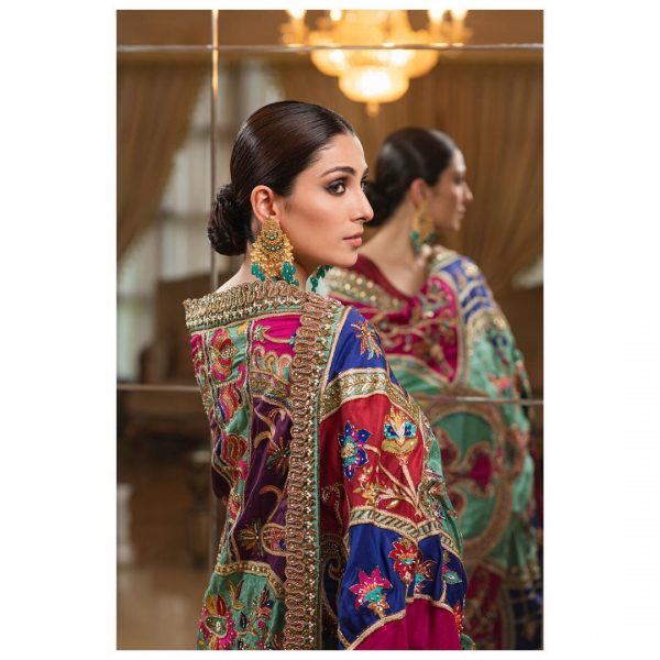 Ayeza Khan Latest Photo Shoot in this Colorful Outfit