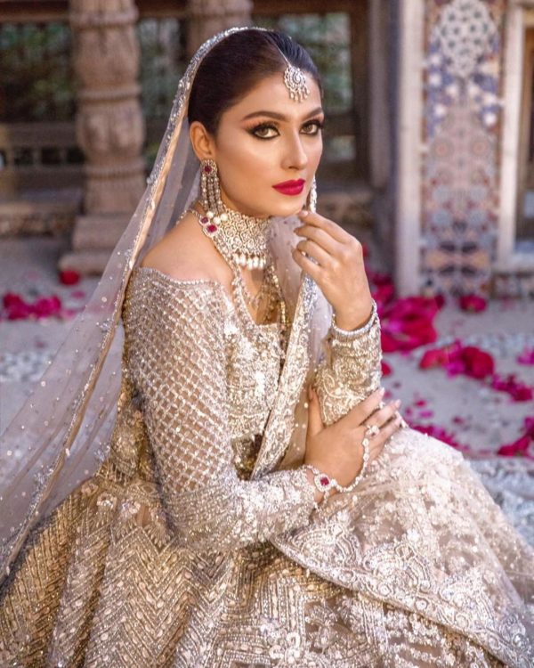Beautiful Bridal Photoshoot of Gorgeous Ayeza Khan
