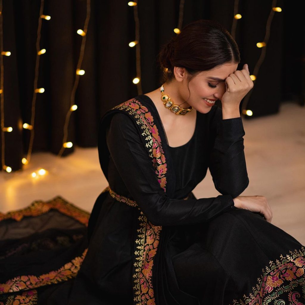 Here’s Why Ayeza Khan Doesn’t Work In Films