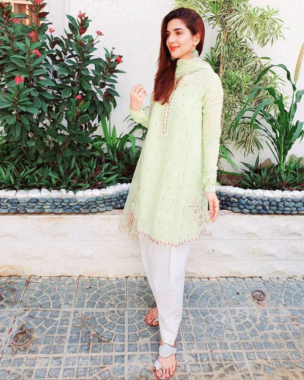 Beautiful Pictures of Pakistani Celebrities From Eid-ul-Fitr Day2