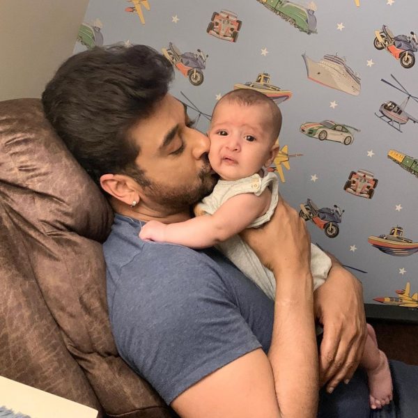 Latest Beautiful Pictures of Faysal Qureshi with his Kids