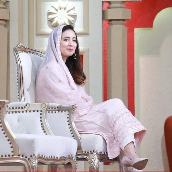 Beautiful Actress Komal Aziz in Express Tv Ramazan Transmission