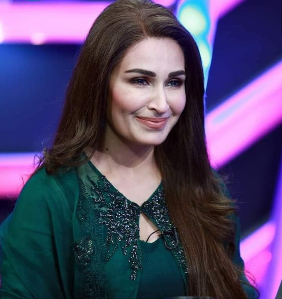 Reema Khan Pakistani Porn Movies - Top 20 Beautiful Dresses Worn By Pakistani Celebrities In Ramadan â€“ 24/7  News - What is Happening Around US