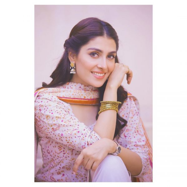 Beautiful Actress Ayeza Khan has to say something About Her Dressing – Video