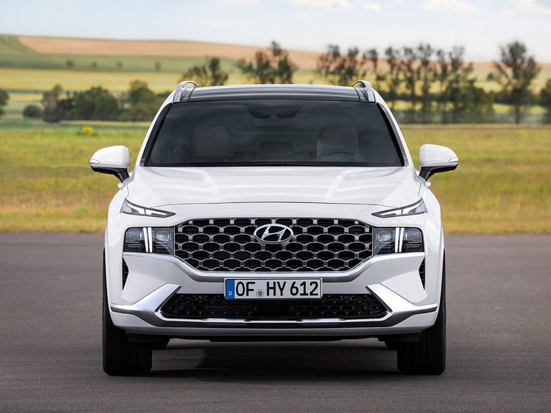 Hyundai Santa Fe 2021 Gets a Facelift, Bringing Modern Tech Features