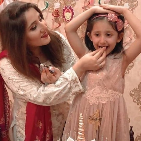 Sami Khan Celebrates daughters Birthday 28