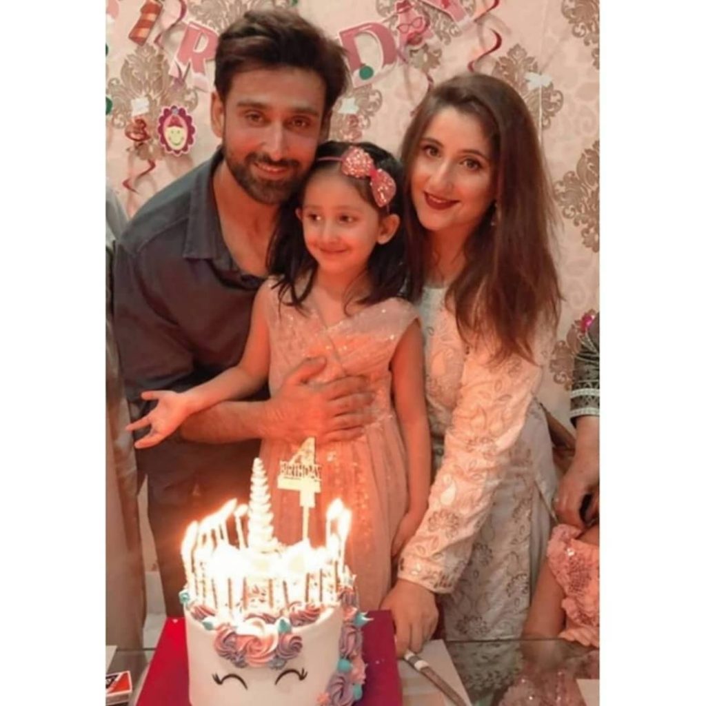 Sami Khan Celebrates daughters Birthday 9