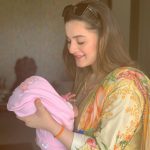 Adorable Pictures of Aiman Khan With Her Daughter