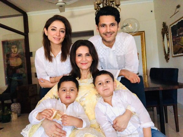 Beautiful Clicks of Sarwat Gillani and Fahad Mirza with Family