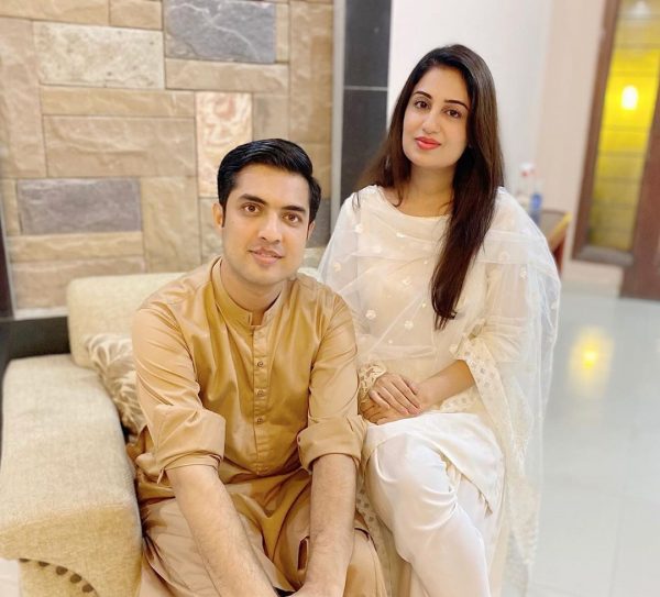 Latest Beautiful Pictures of Iqrar ul Hassan with his Family
