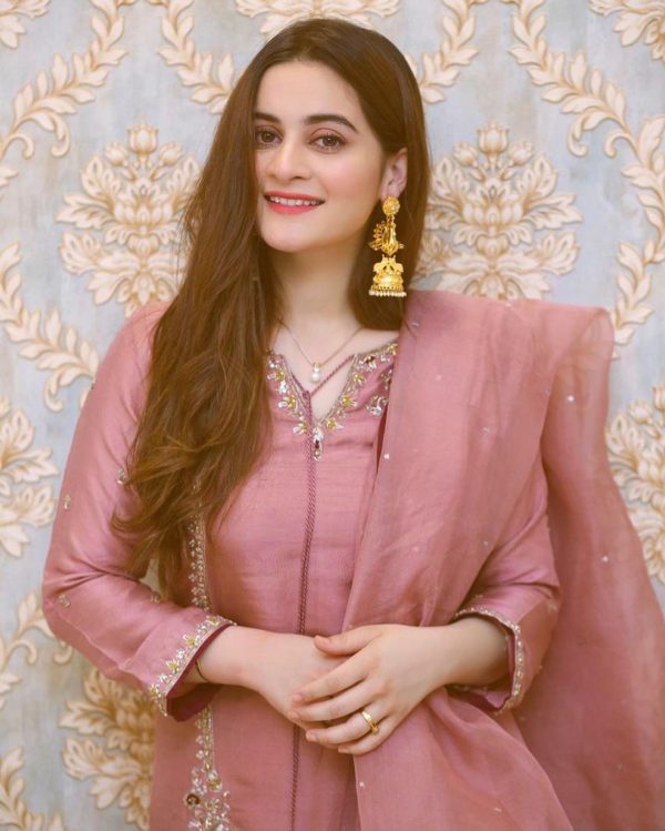 Latest Beautiful Pictures Of Aiman Khan 247 News What Is Happening Around Us 0116