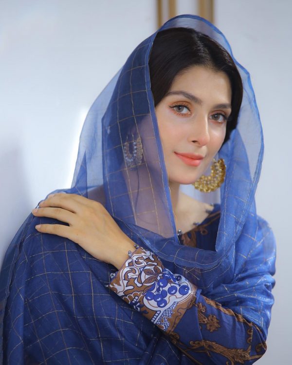 Beautiful Pictures of Ayeza Khan from Her Recent Photo Shoots