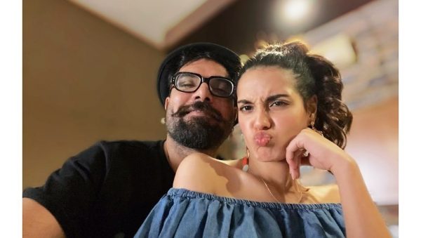 Beautiful Clicks of Iqra Aziz and Yasir Hussain get together with Friends