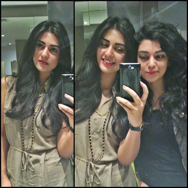 Beautiful Pictures of Sarah Khan with her Sister Aisha Khan