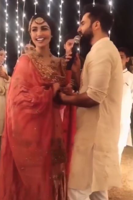 Falak Shabbir Singing for Sarah Khan on their Wedding Day