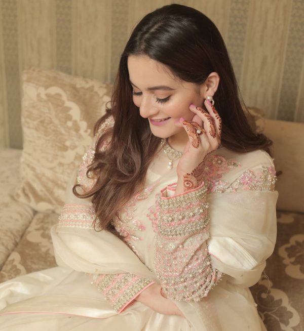 Eid ul Adha Pictures of Aiman Khan and Muneeb with Daughter Amal