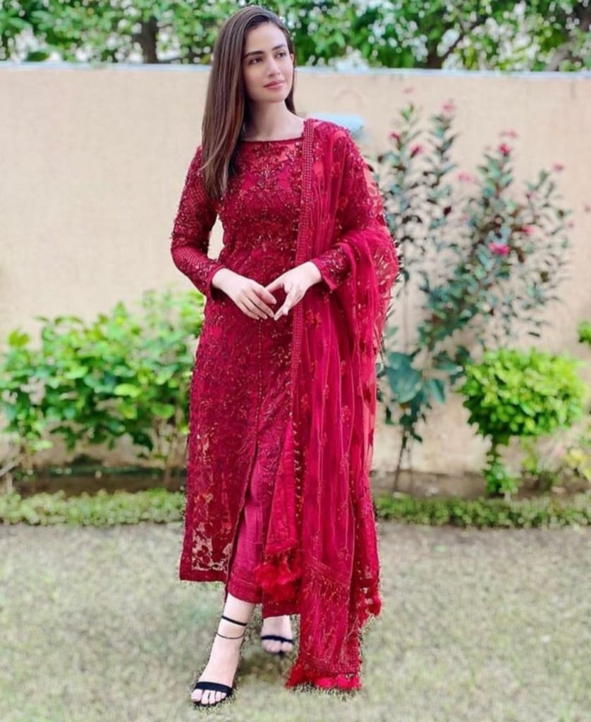 Sans Javed Looking Stunning In Rosy Red Colored Dress – 24/7 News ...
