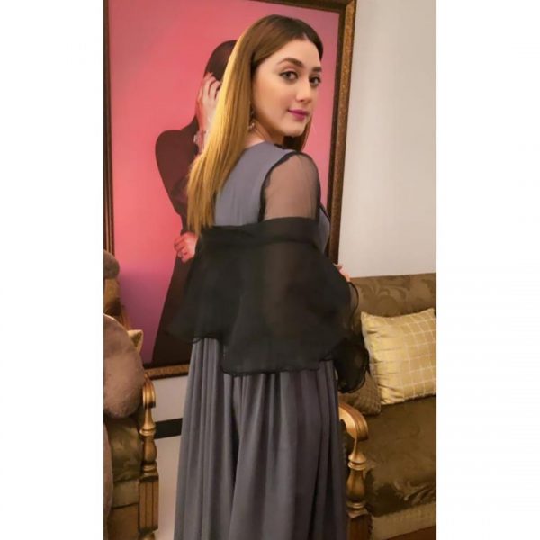 Beautiful Pictures of Gorgeous Actress Momina Iqbal