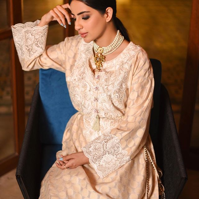 Saboor Aly In Gorgeous Mayun Dress By Sanober Azfar 132