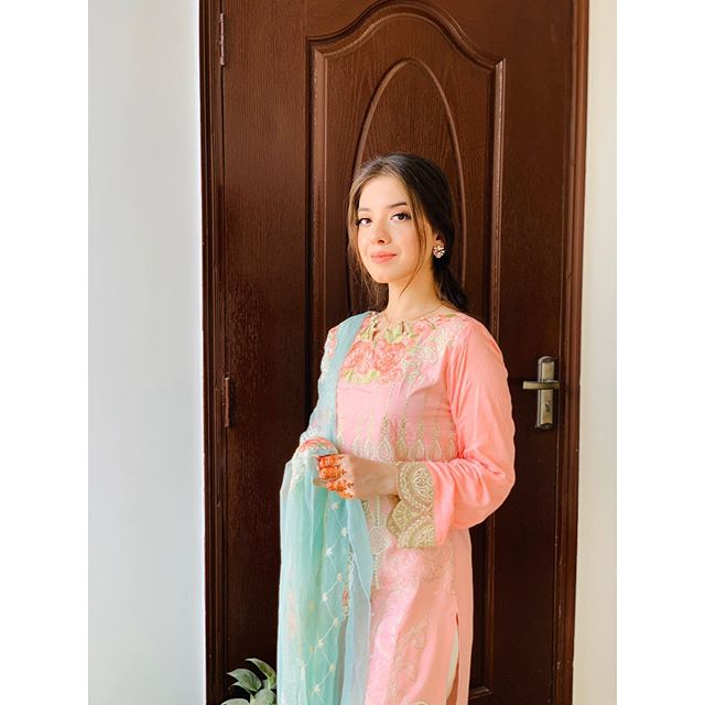 Sara Razi Khan Becomes Mother Of Baby Girl 9