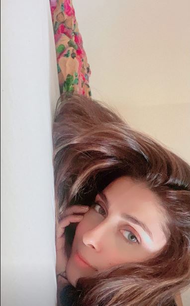 Ayeza Khan Enjoying Saturday Afternoon With Family