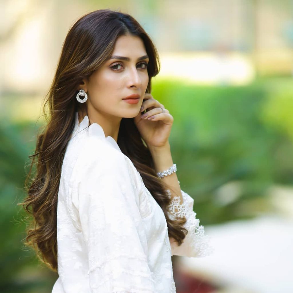 Ayeza Khan Under The Spotlight For Ansab Jahangir Studio