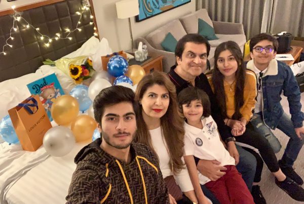 Latest Pictures of Drama Producer Abdullah Kadwani with his Family