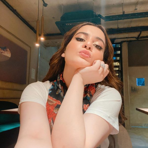 Recent Beautiful Clicks of Aiman Khan from her Instagram