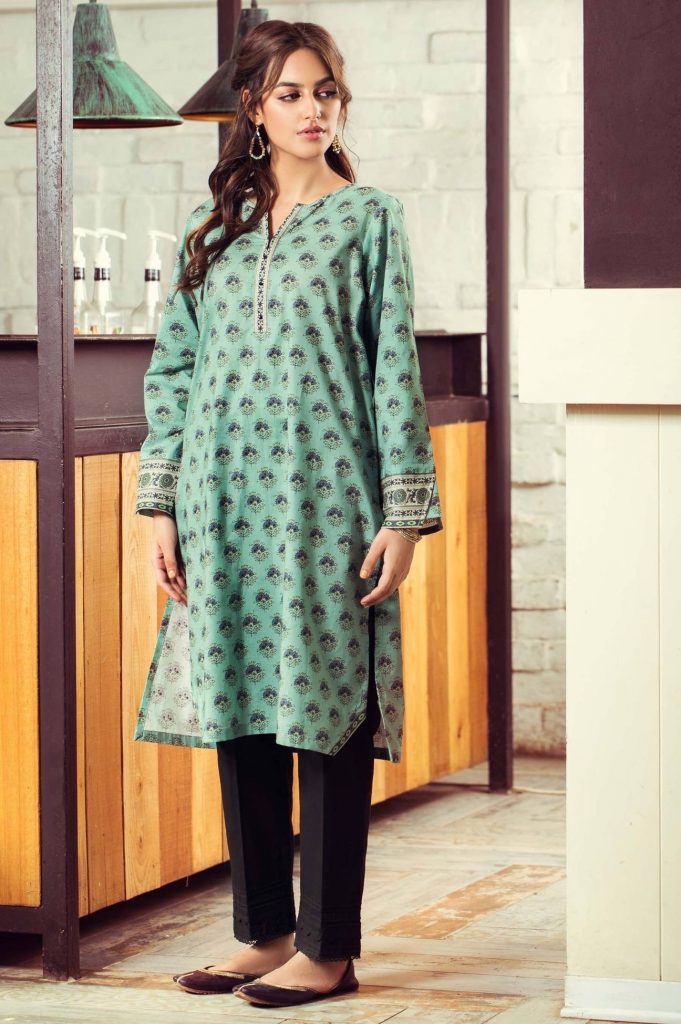 Anzela Abbasi Latest Photoshoot For Zeen Clothing – 24/7 News - What is ...