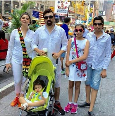 Arts and Entertainment Nida Yasir and Yasir Nawaz With Their Kids In USA 12509