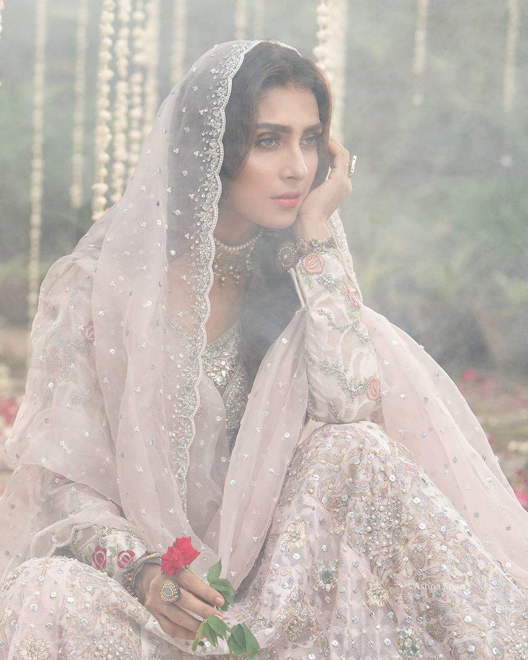 Ayeza Khan is Looking Gorgeous in Her Latest Bridal Shoot for Annus ...