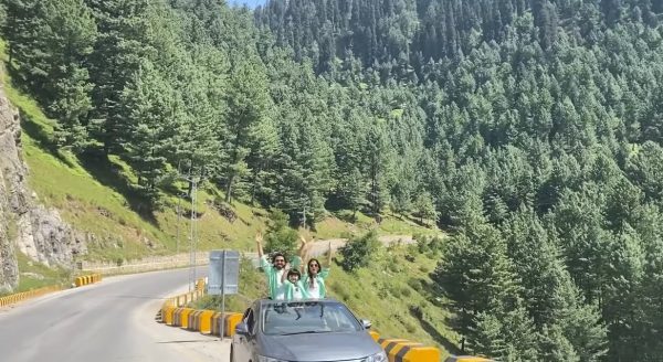 Beautiful Pictures of Bilal Qureshi And Uroosa With Their Sohan In Nathia Gali