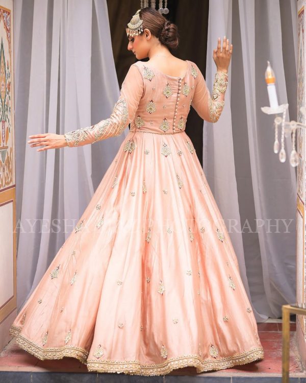 Hira Mani Looks Stunning in Her Latest Bridal Shoot