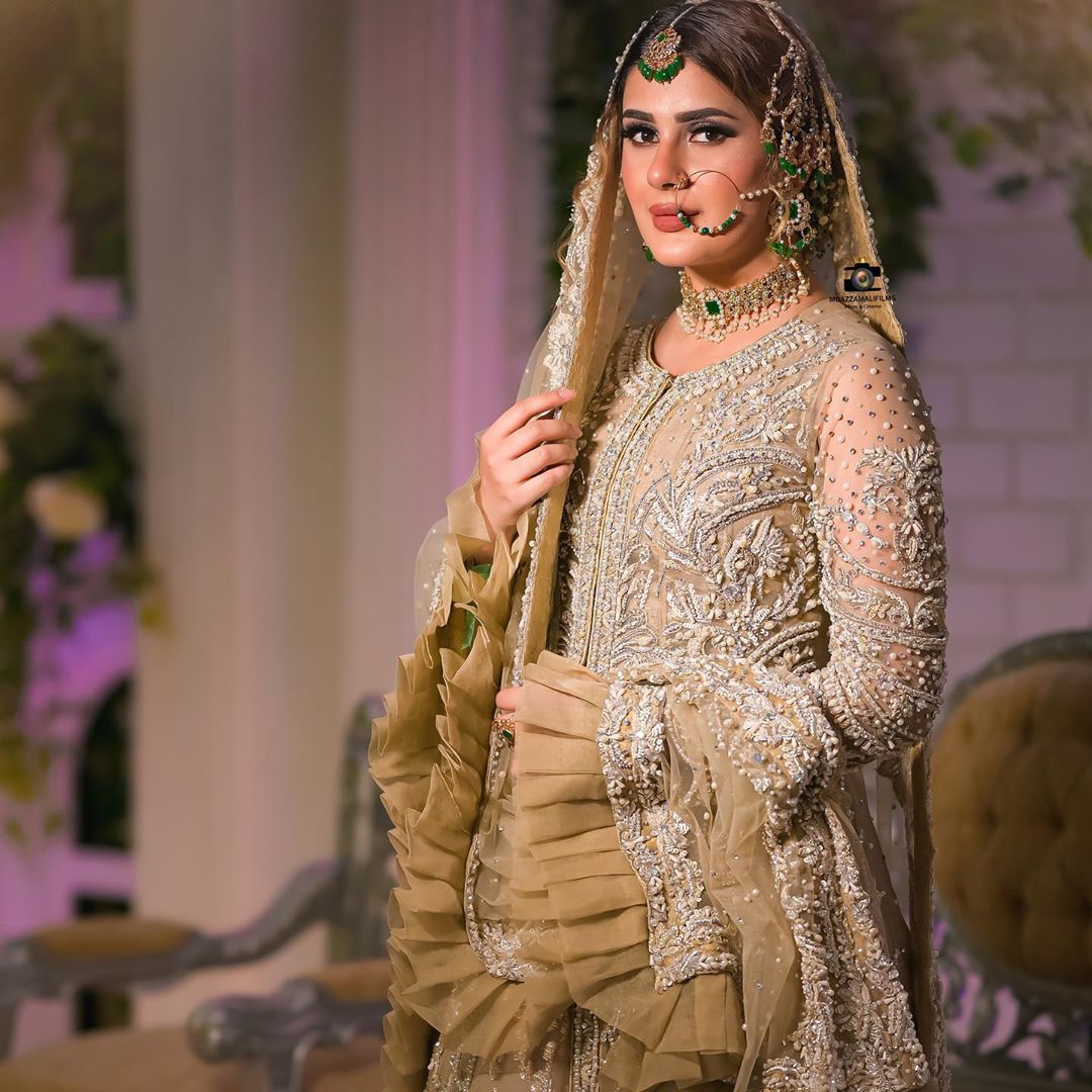 Kubra Khan 10