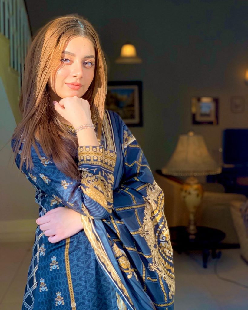 Mahira Khan Alizeh Shah Adorable Video 14