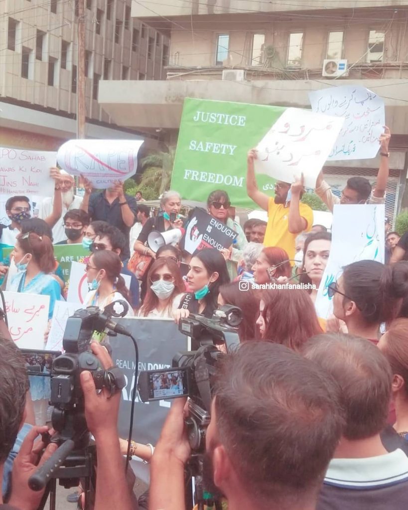 Mahira Khan Ayesha Omar Sarah Khan And Others Attend Protest For Motorway Rape Case 29