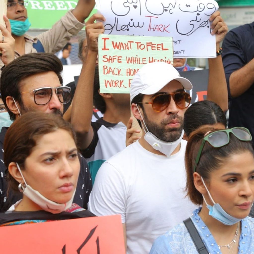 Mahira Khan Ayesha Omar Sarah Khan And Others Attend Protest For Motorway Rape Case 38