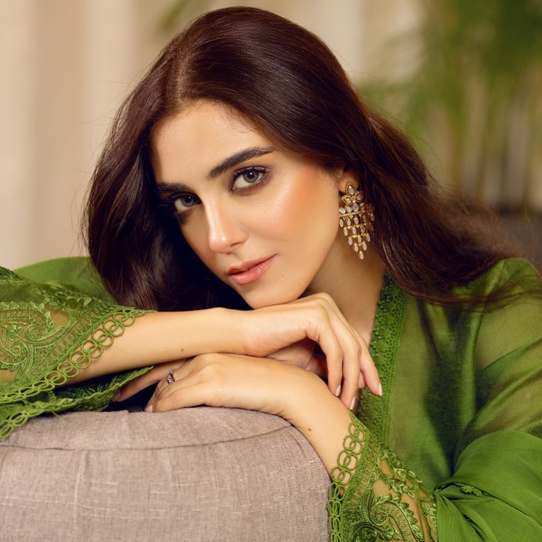 Maya Ali Shared Pictures With Meaningful Poetry 5