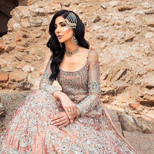 Sabeeka Imam Looks Undeniably Gorgeous In Bridal Dresses By Mahreen Gul 1